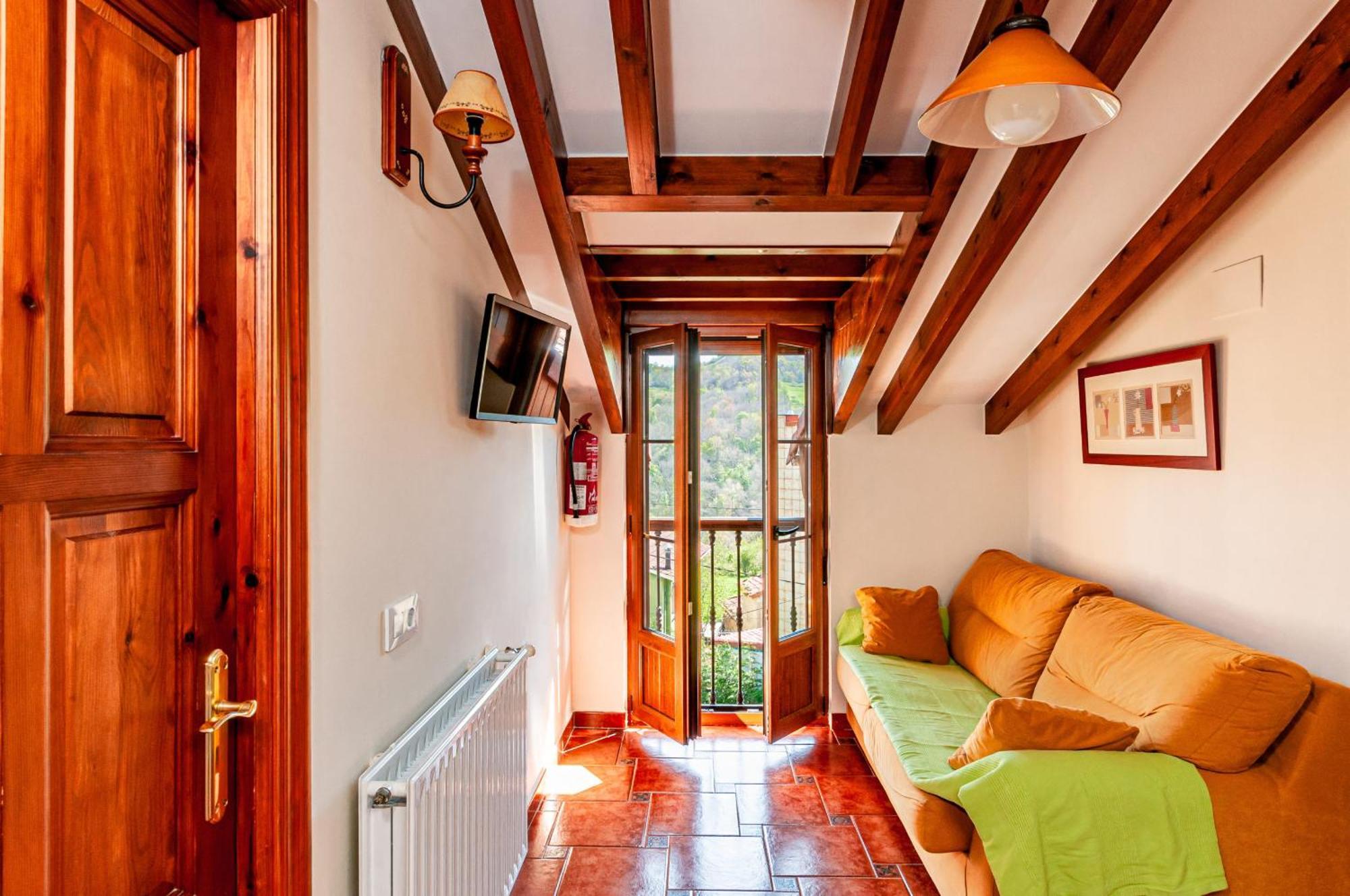Apartamentos La Regoria Arenas De Cabrales Dış mekan fotoğraf