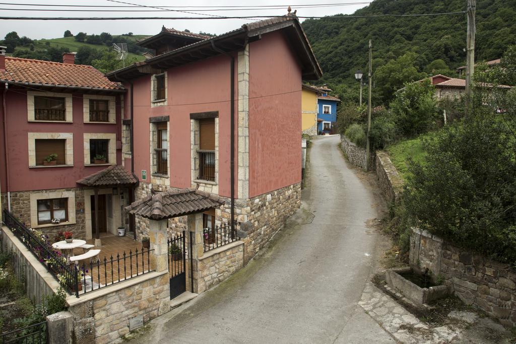 Apartamentos La Regoria Arenas De Cabrales Dış mekan fotoğraf