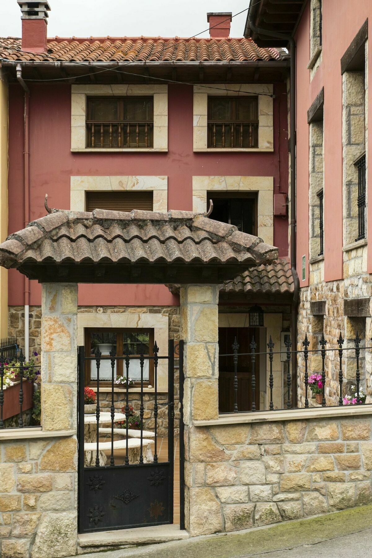 Apartamentos La Regoria Arenas De Cabrales Dış mekan fotoğraf